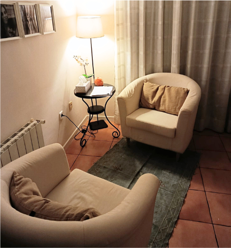 Sala de terapia acogedora de Psicología Altorreal